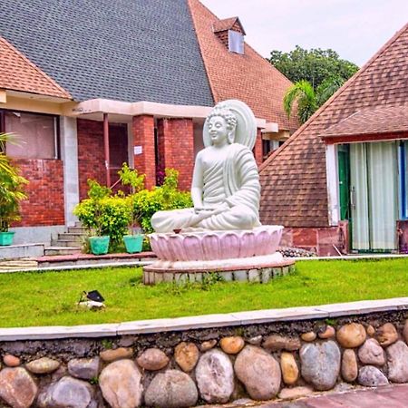 Pyramid Home Divine - A Wellness Resort Dehradun Luaran gambar