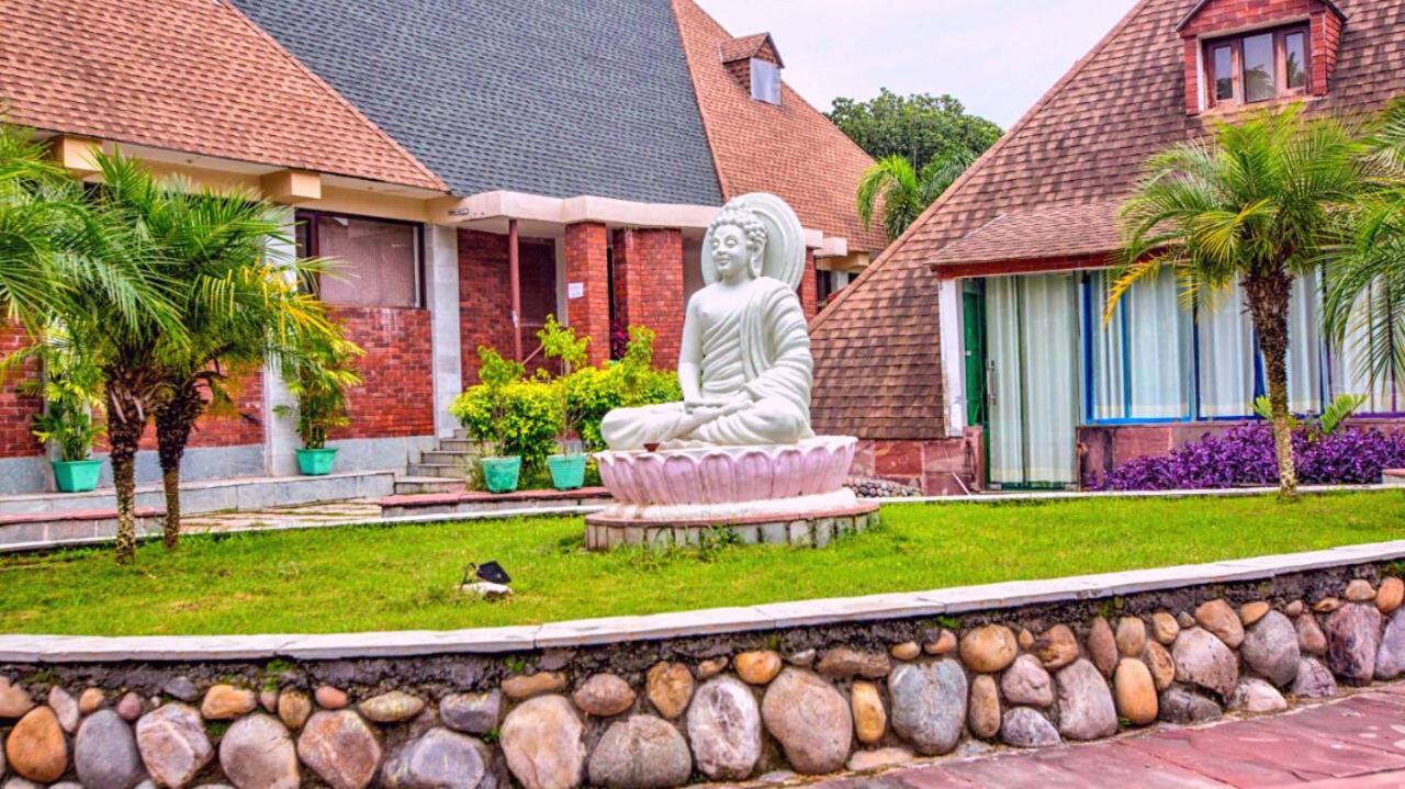 Pyramid Home Divine - A Wellness Resort Dehradun Luaran gambar